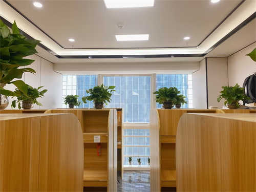 云南志在教育環(huán)境-和諧廣場校區(qū)