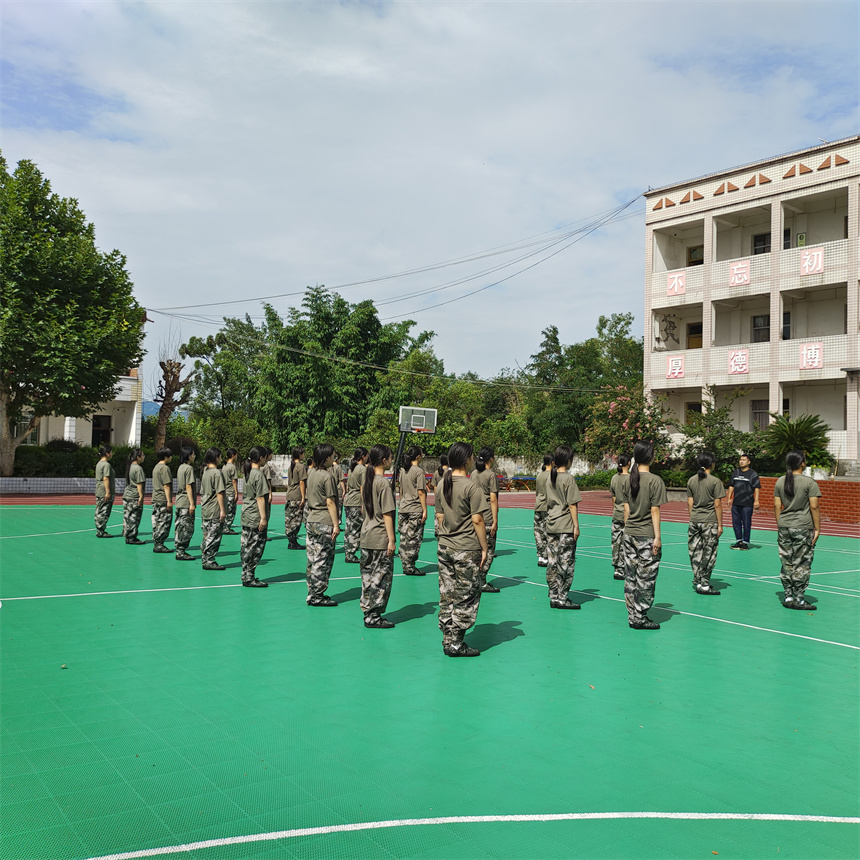 軍事訓(xùn)練2.jpg
