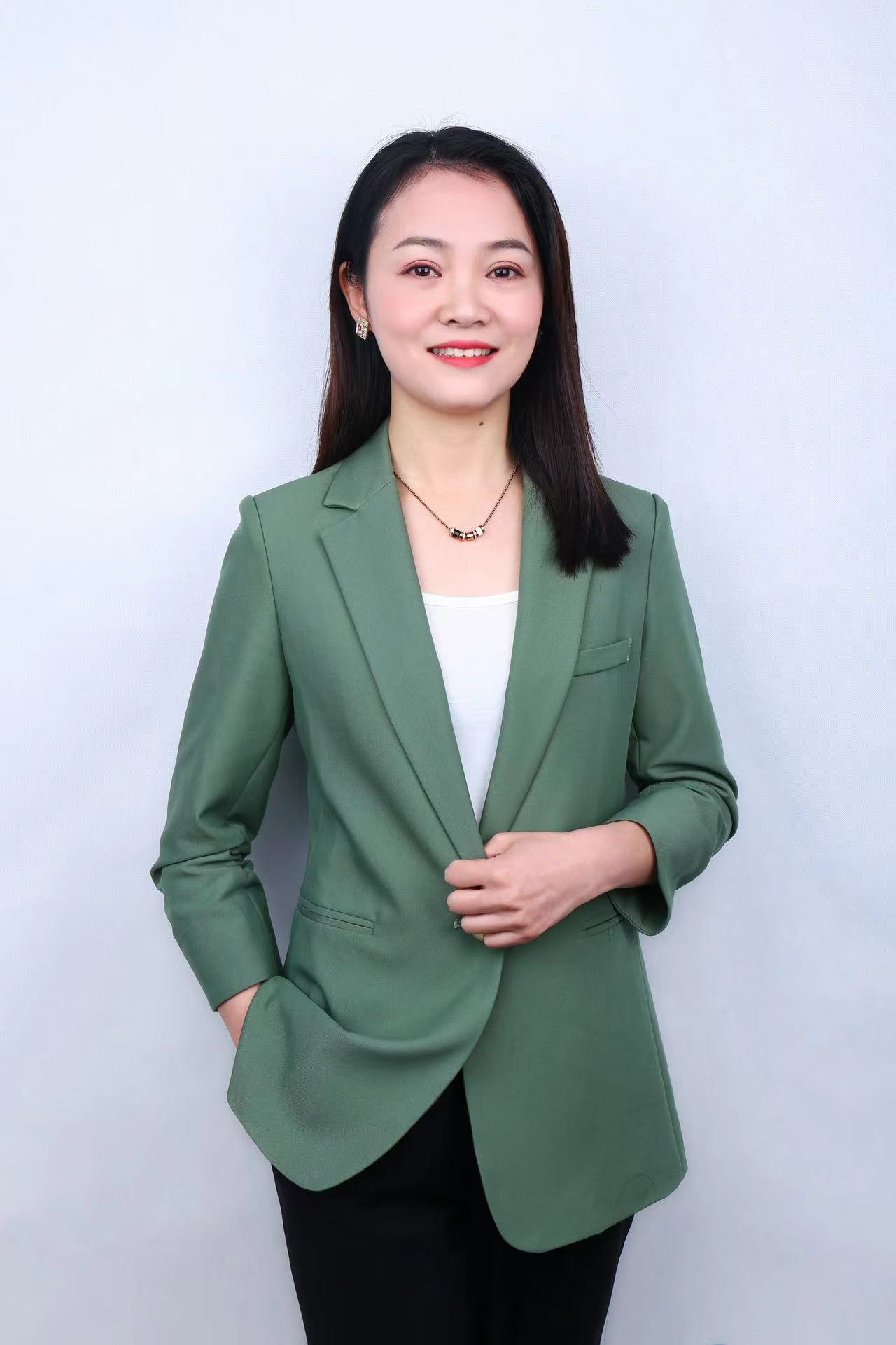 管理學教研老師--鄧明利