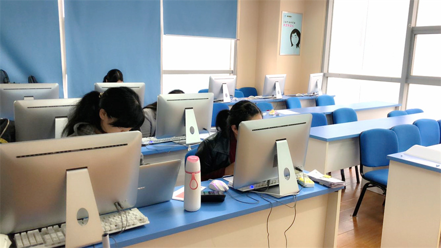 合肥臣信職教學(xué)校簡介