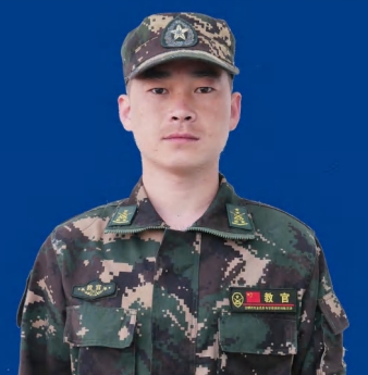 張馳 